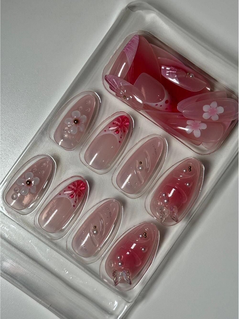 Press On Nails - Picture 2 of 5